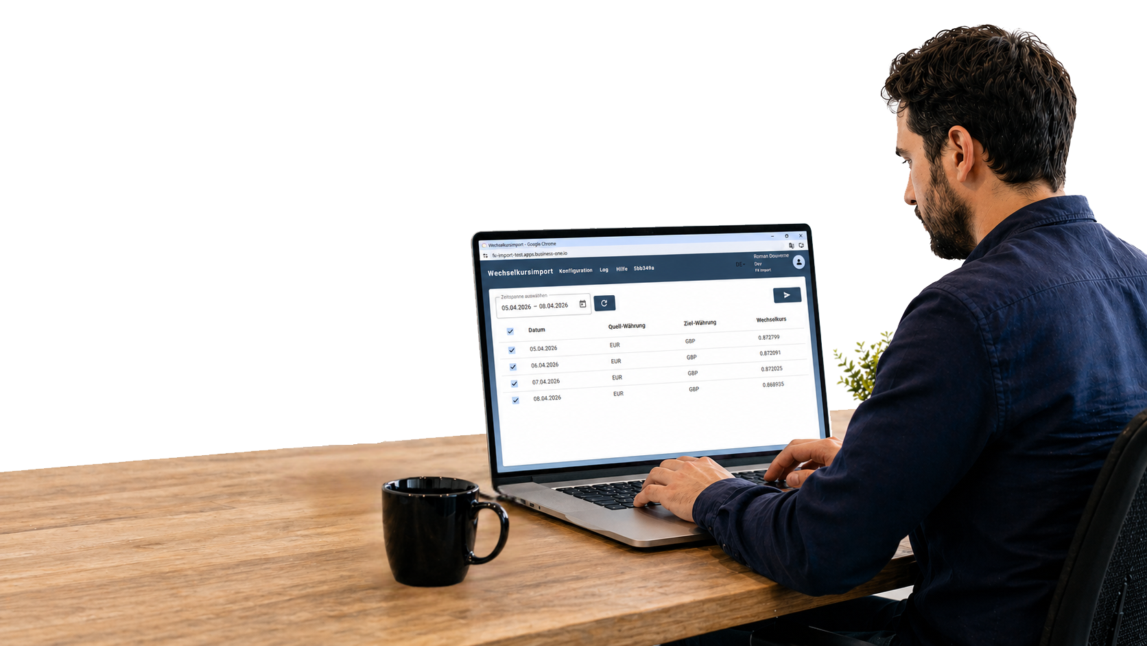 Mitarbeiter nutzt die FX Import App am Laptop, um Wechselkurse automatisch in SAP Business One zu importieren.