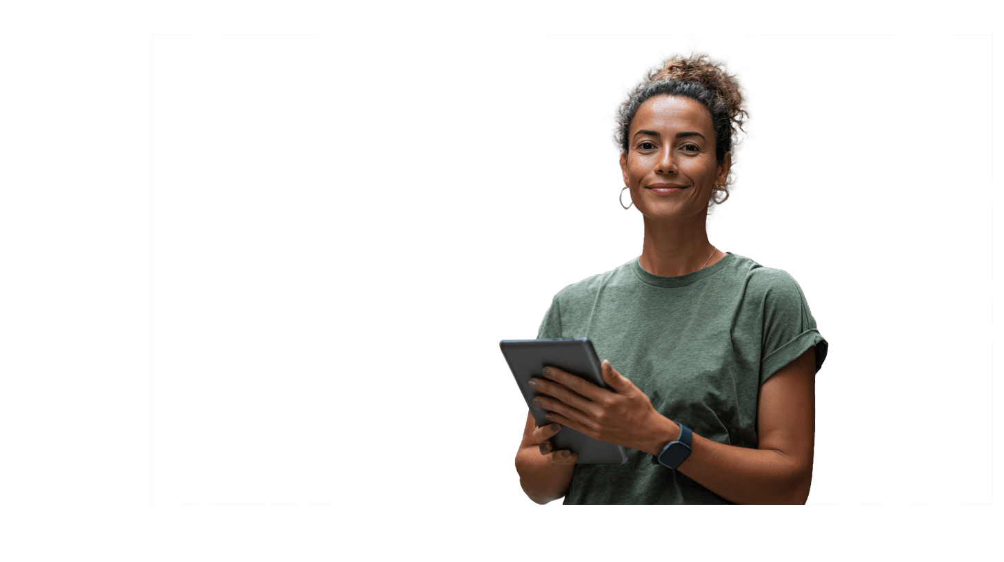 Managerin eines Dienstleistungsunternehmens nutzt ein Tablet zur Steuerung digitaler Geschäftsprozesse mit SAP Business One.